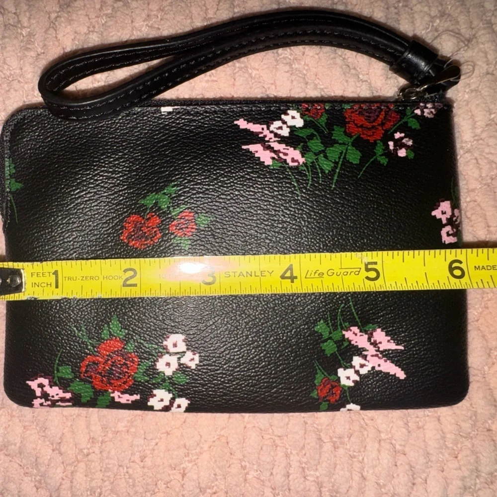 Coach gorgeous corner